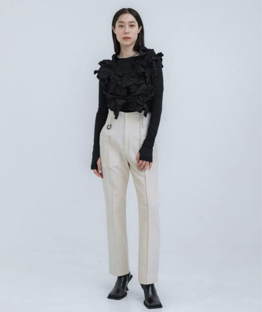 。*様 HOUGA ホウガ　kiki frill vest カラーBLK