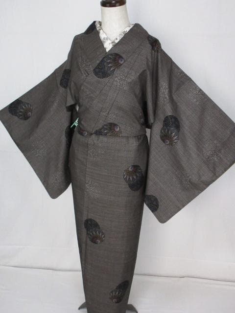 未着用に近い！純泥染＊７マルキ＊本場奄美大島紬＊着物＊横幅大＊１５２ｃｍ＊裄６６