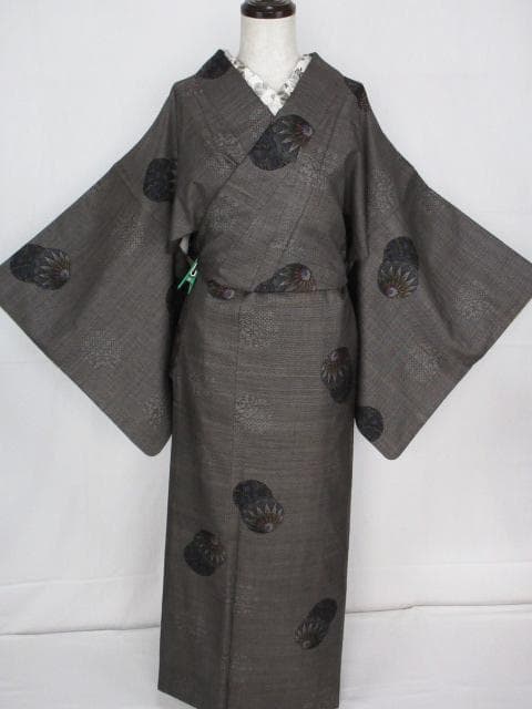 未着用に近い！純泥染＊７マルキ＊本場奄美大島紬＊着物＊横幅大＊１５２ｃｍ＊裄６６