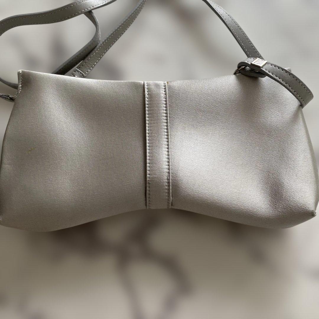 フェラガモ　リボン　ポーチ　ショルダー