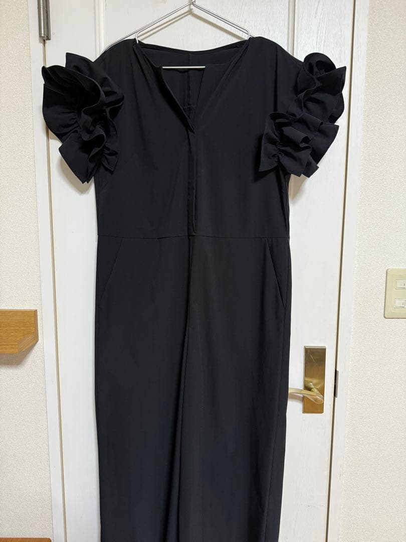 CADUNE ≪川上桃子さんコラボ≫袖フリルオールインワン 黒 Mサイズ