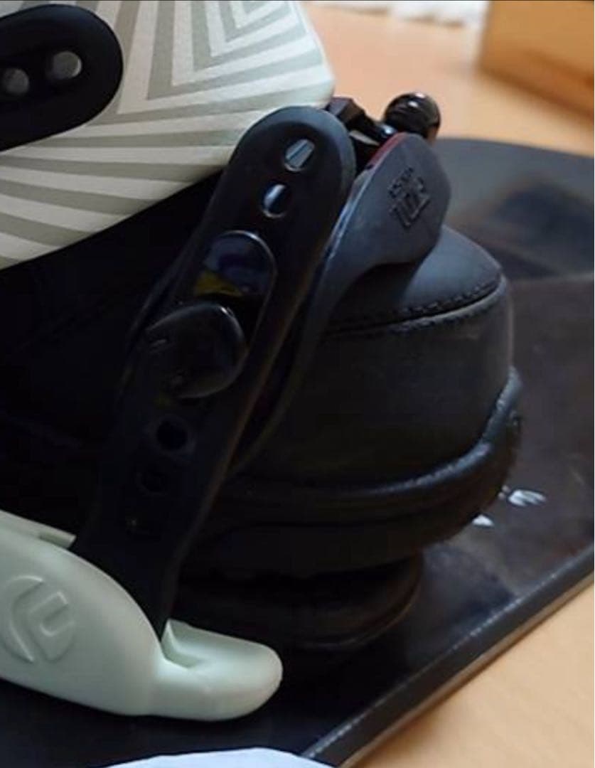 【値下可】サブリナ　マークゴンザレス　スノボード