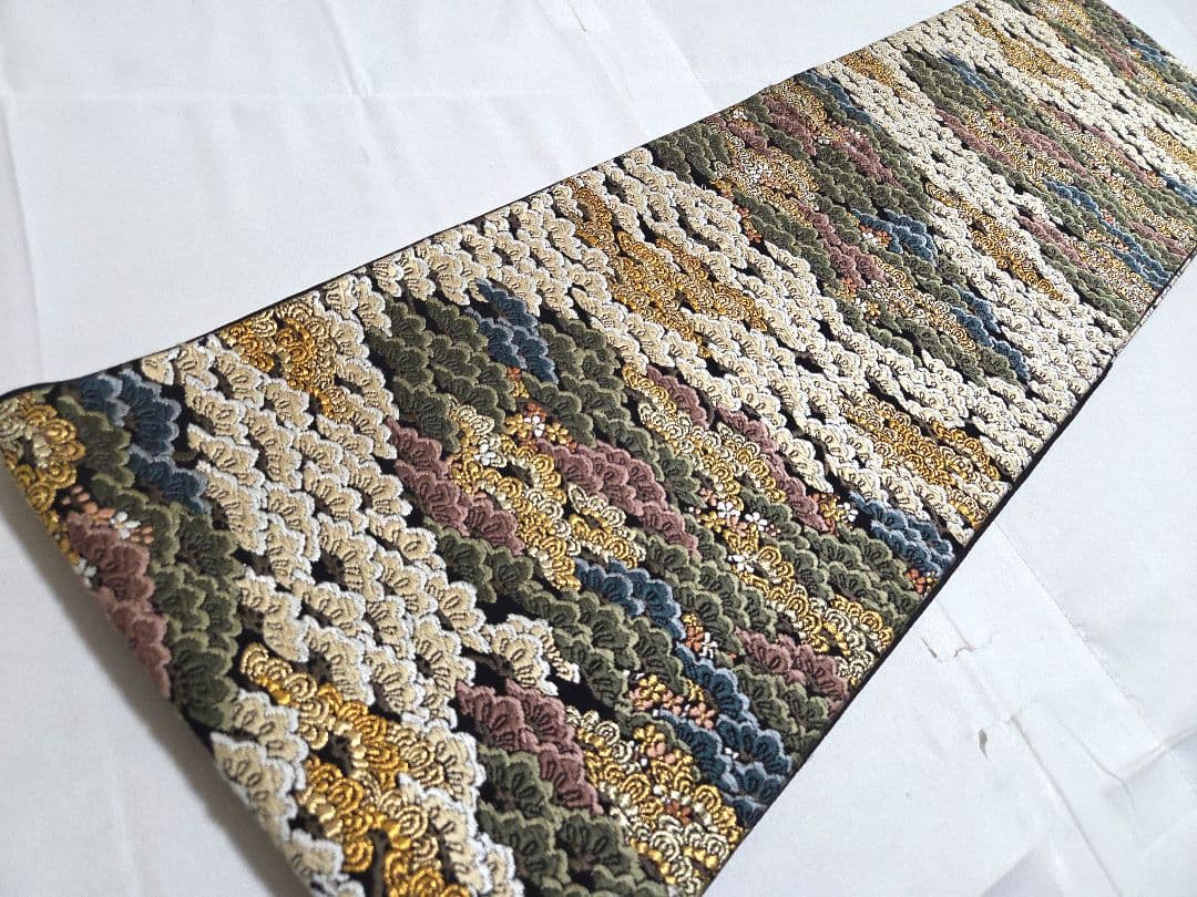 A5◆着物くつろぎ 唐織 松づくし文 金糸 黒 六通 正絹 フォーマルな袋帯