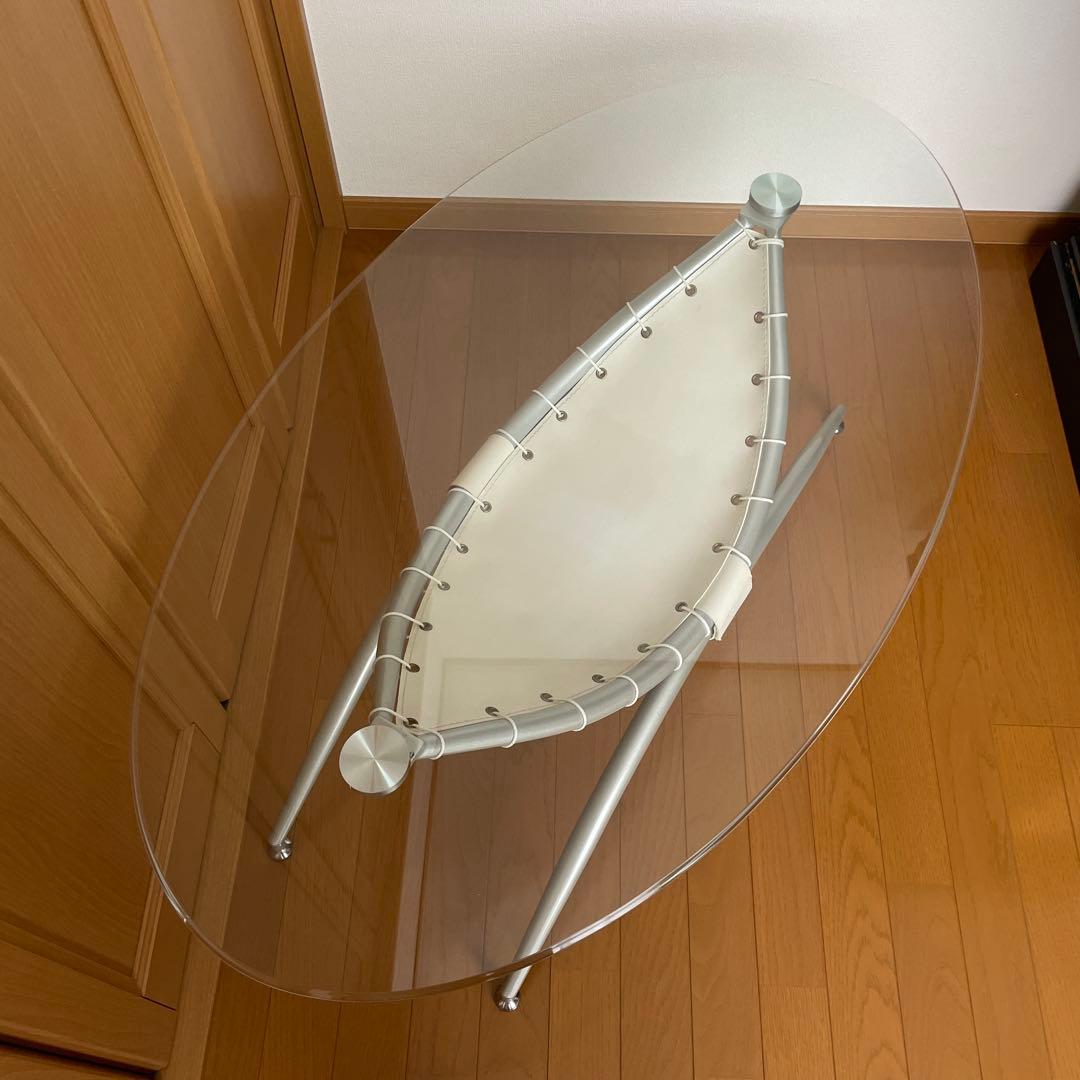 ガラステーブル　楕円テーブル　家具　インテリア