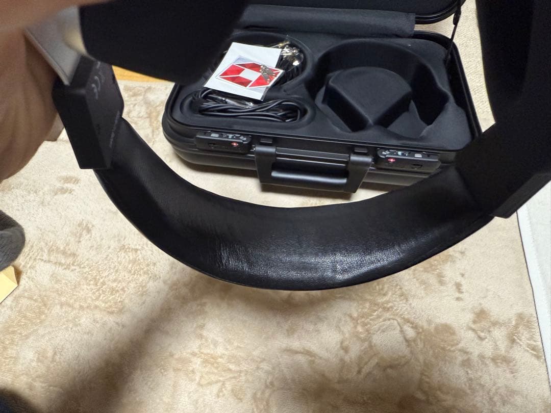 美品 final D8000 シルバー プロテクトケース付き【付属品完備】