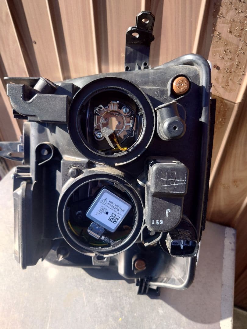 エヴリィ　DA17HID　右（運転席側）ヘッドライトユニット