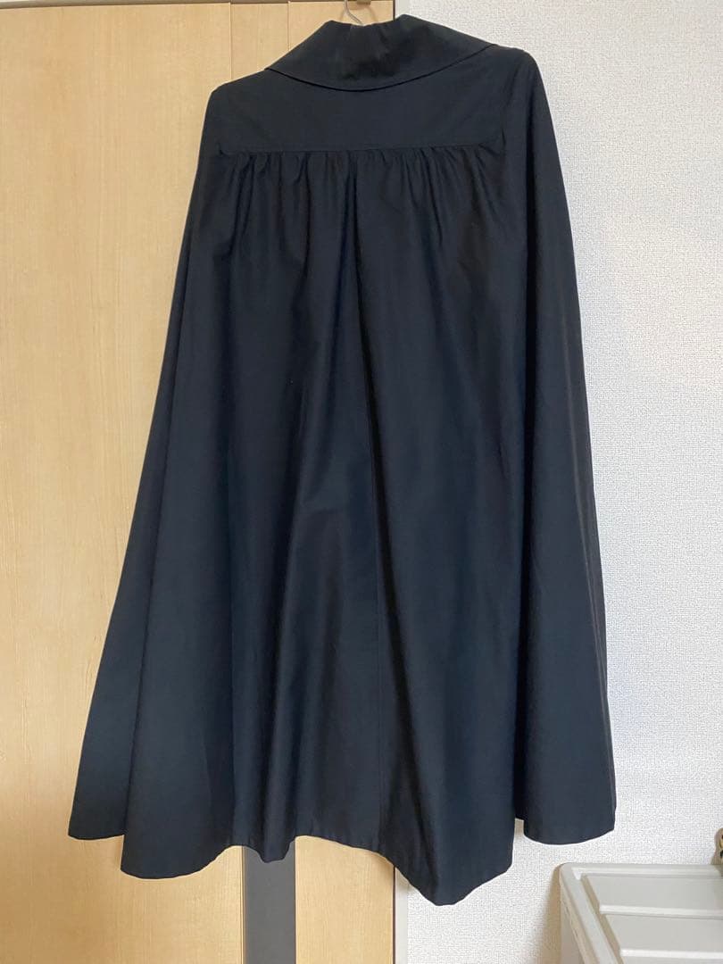 小*梅様 【未使用品】サルヴァトーレ フェラガモ マント　コート イタリア製