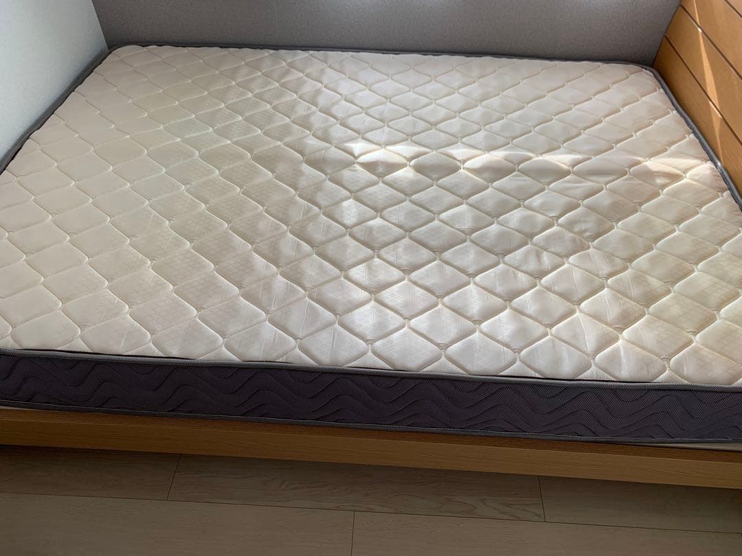 ニトリすのこダブルベッドフレーム+ ダブルポケットコイルマットレス厚さ20cm