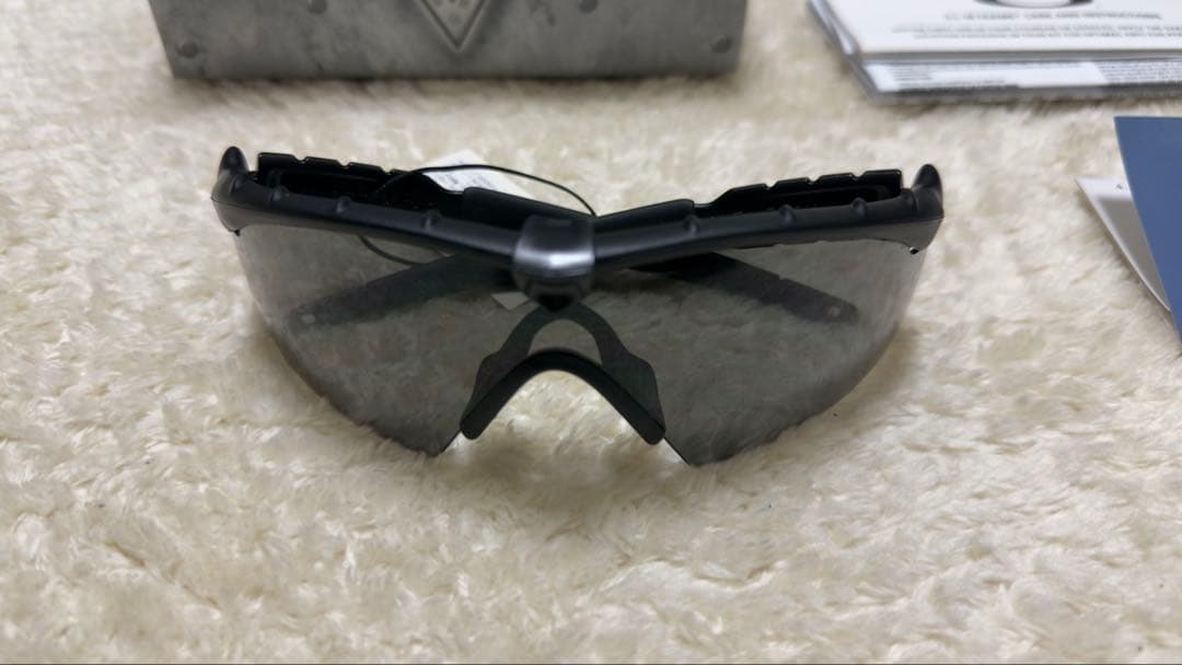 【 OAKLEY 】9213 M FRAME 2.0 グレー サングラス