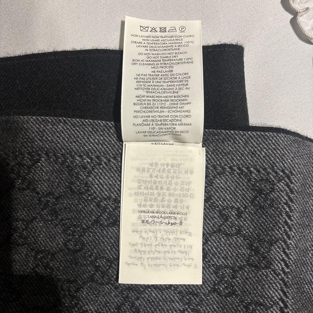 GUCCI 新品　マフラー