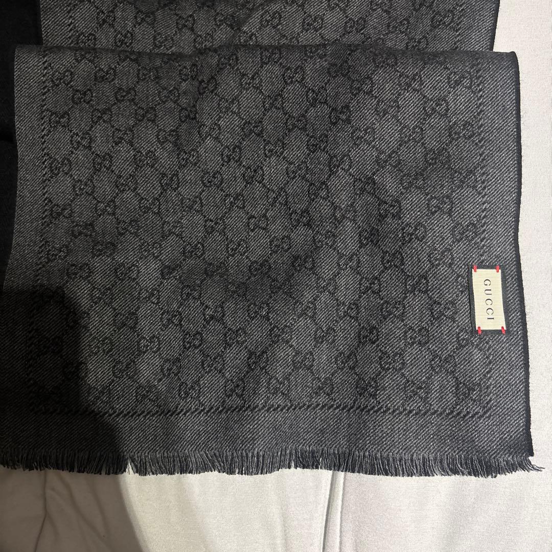 GUCCI 新品　マフラー