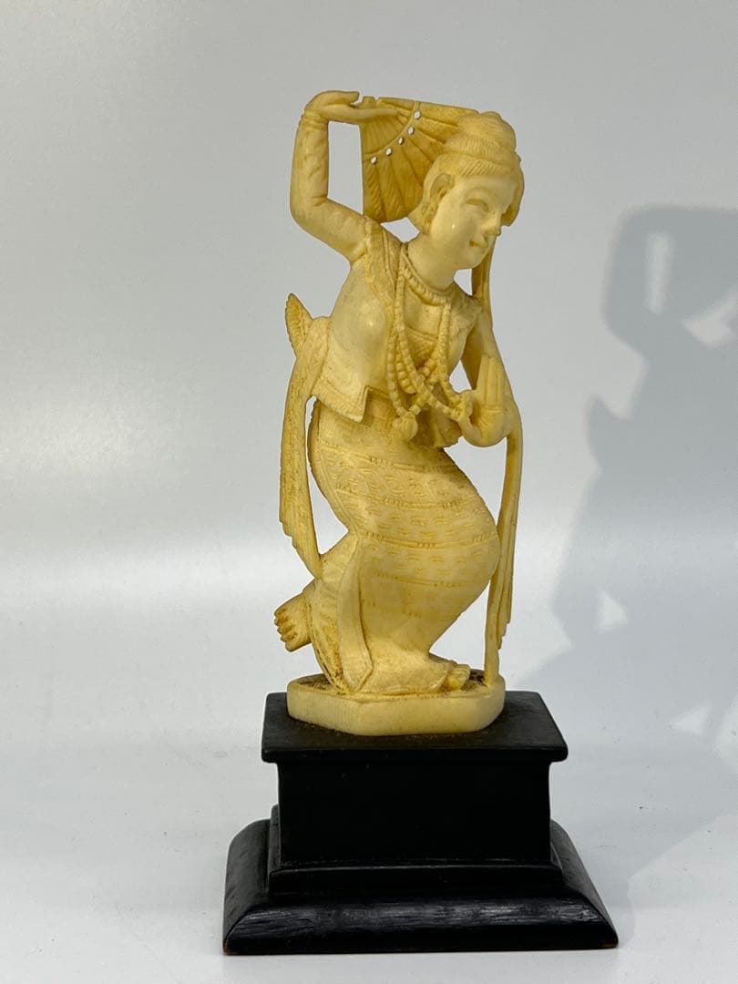 極上　人物　重さ；196g