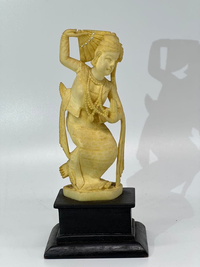 極上　人物　重さ；196g