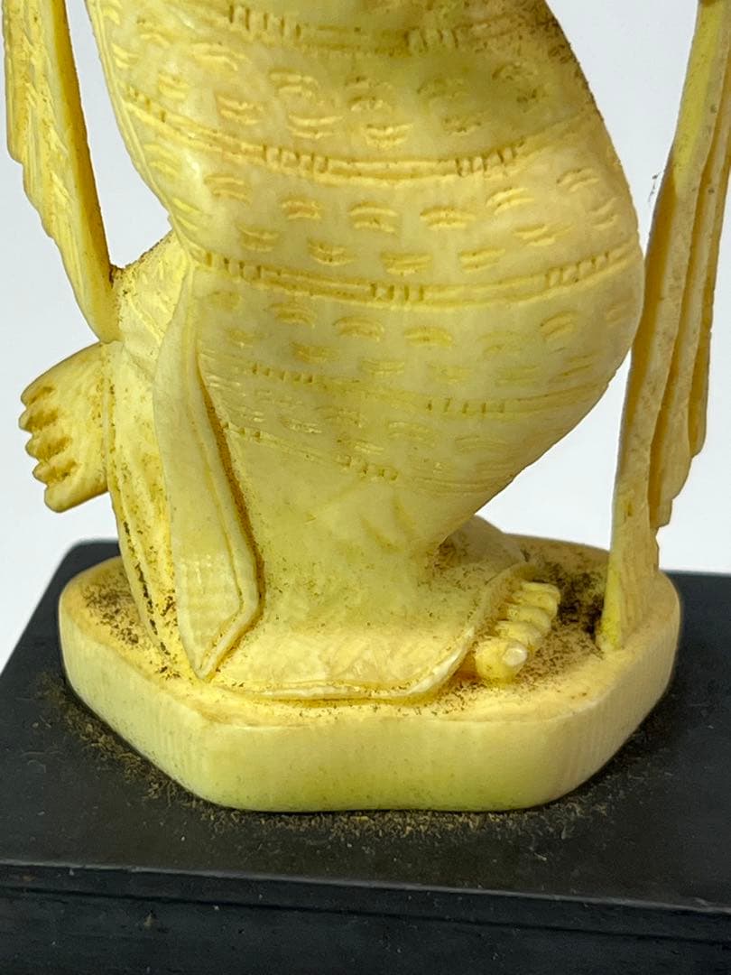 極上　人物　重さ；196g