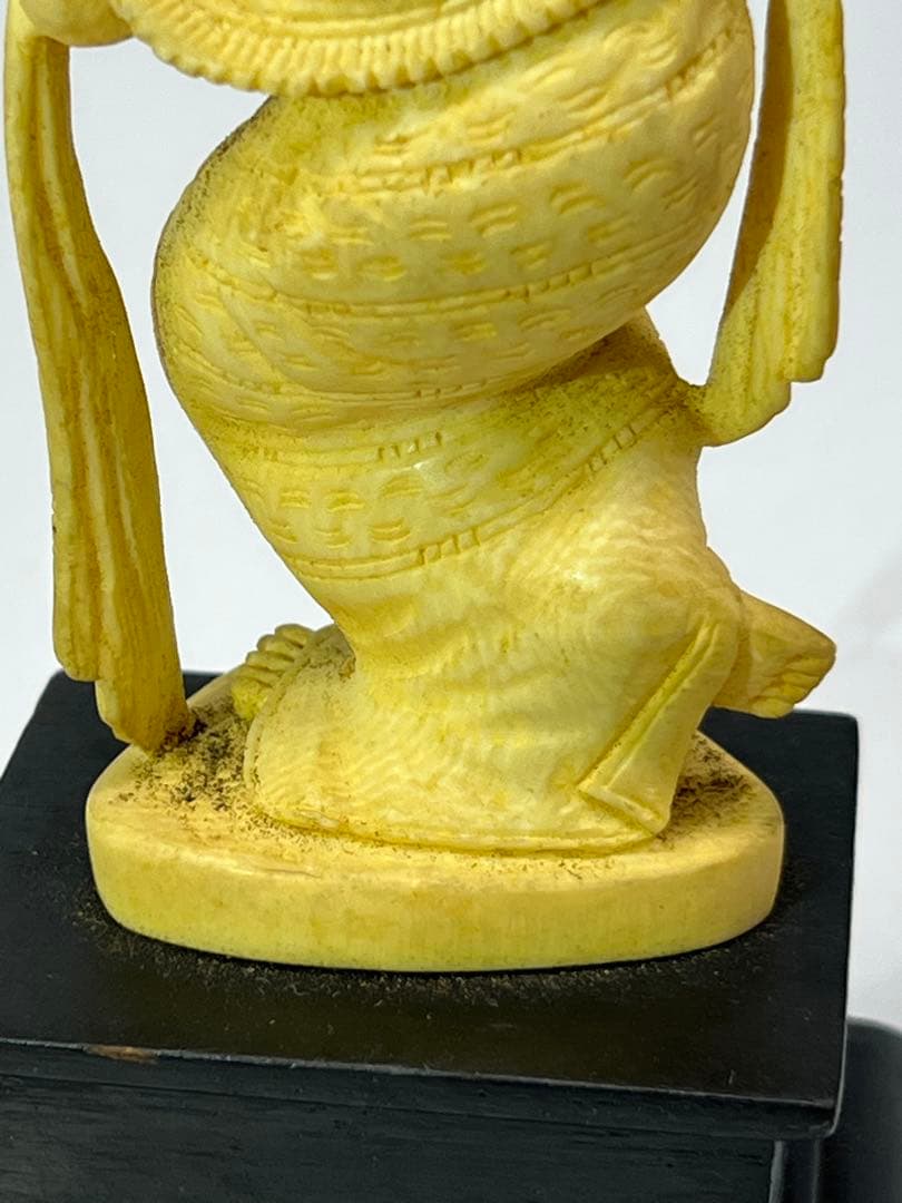 極上　人物　重さ；196g