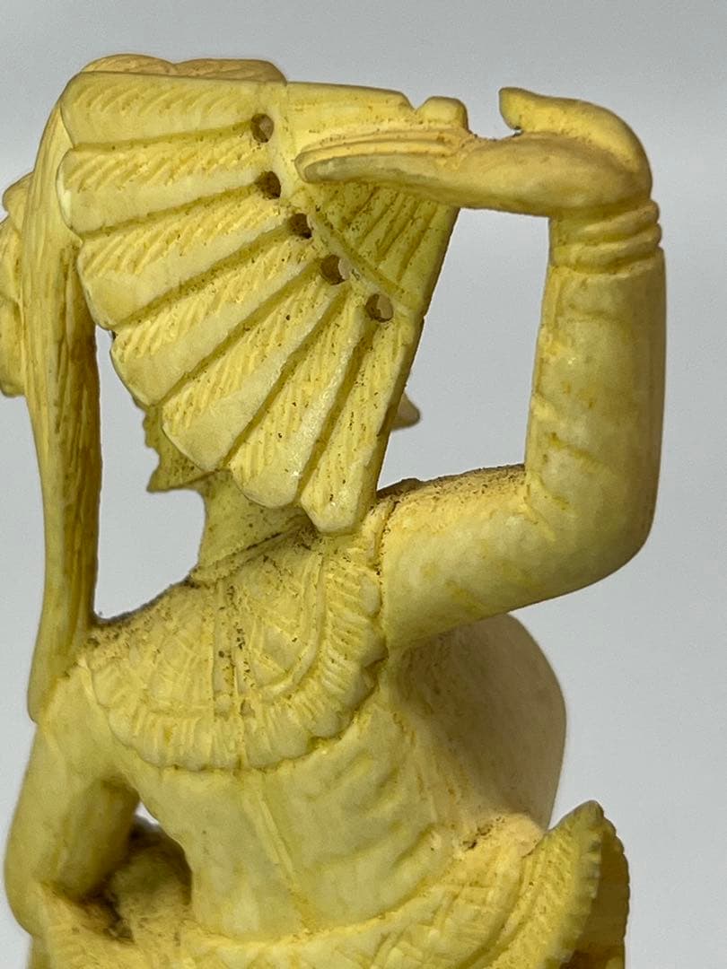 極上　人物　重さ；196g