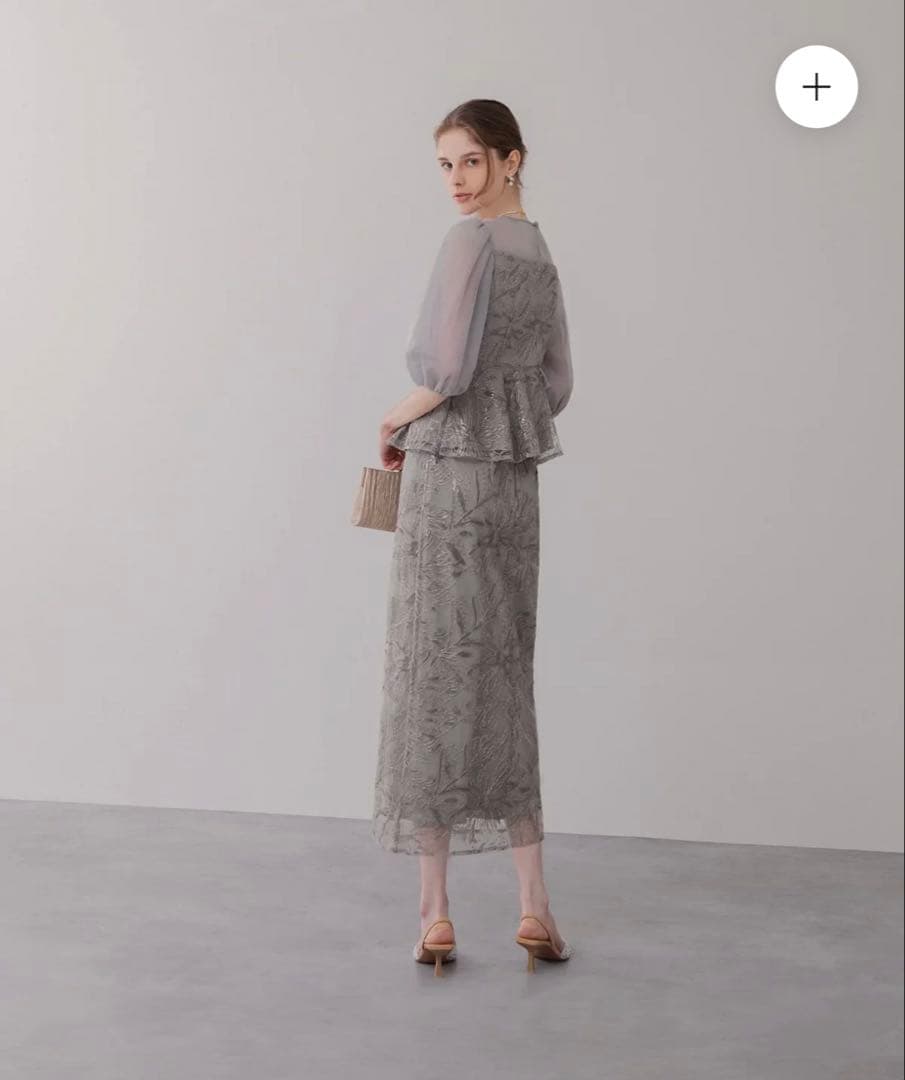 LEJAシアーパフスリーブペプラムスパンコール花柄セットアップドレス