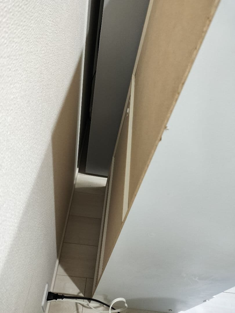 堕天使様用　ニトリ　ホワイト食器棚 ガラス扉付き 2段棚