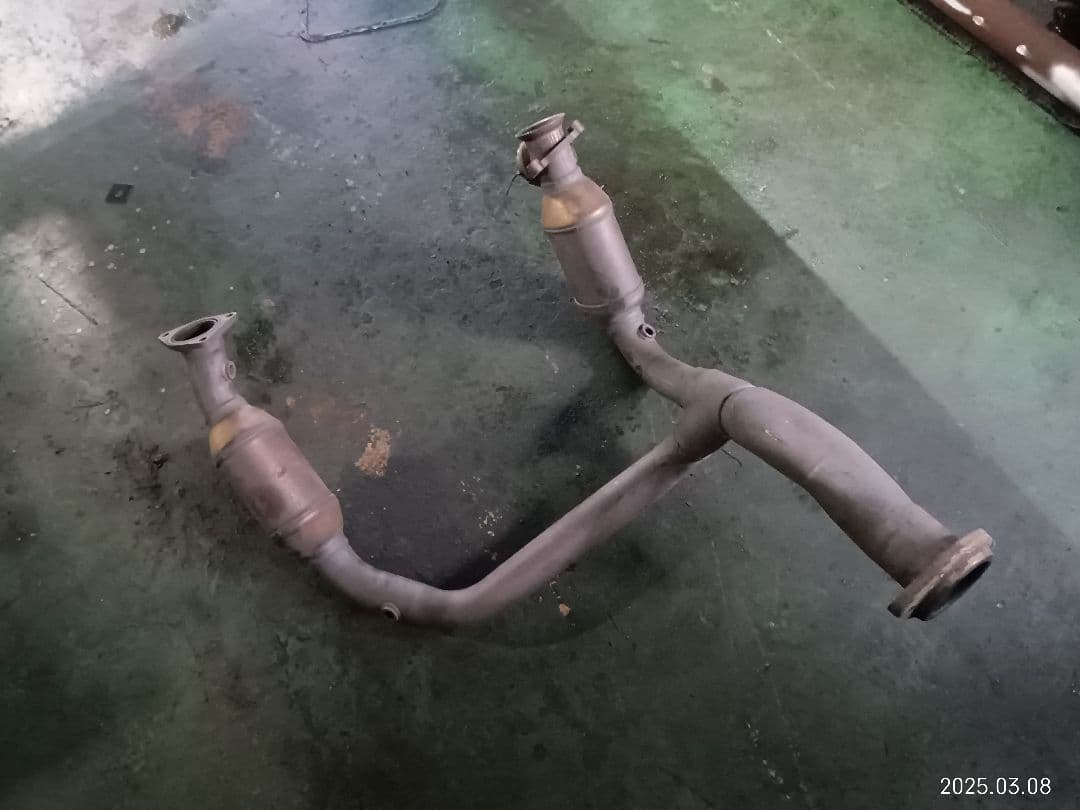 ☆再値下げ！2007エスカレード純正触媒