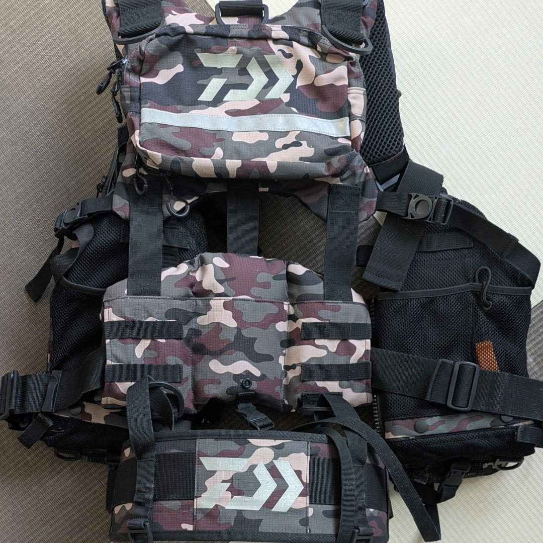 e*i様 ダイワ DF-6107 フィッシングベスト III 3 グリーンカモ