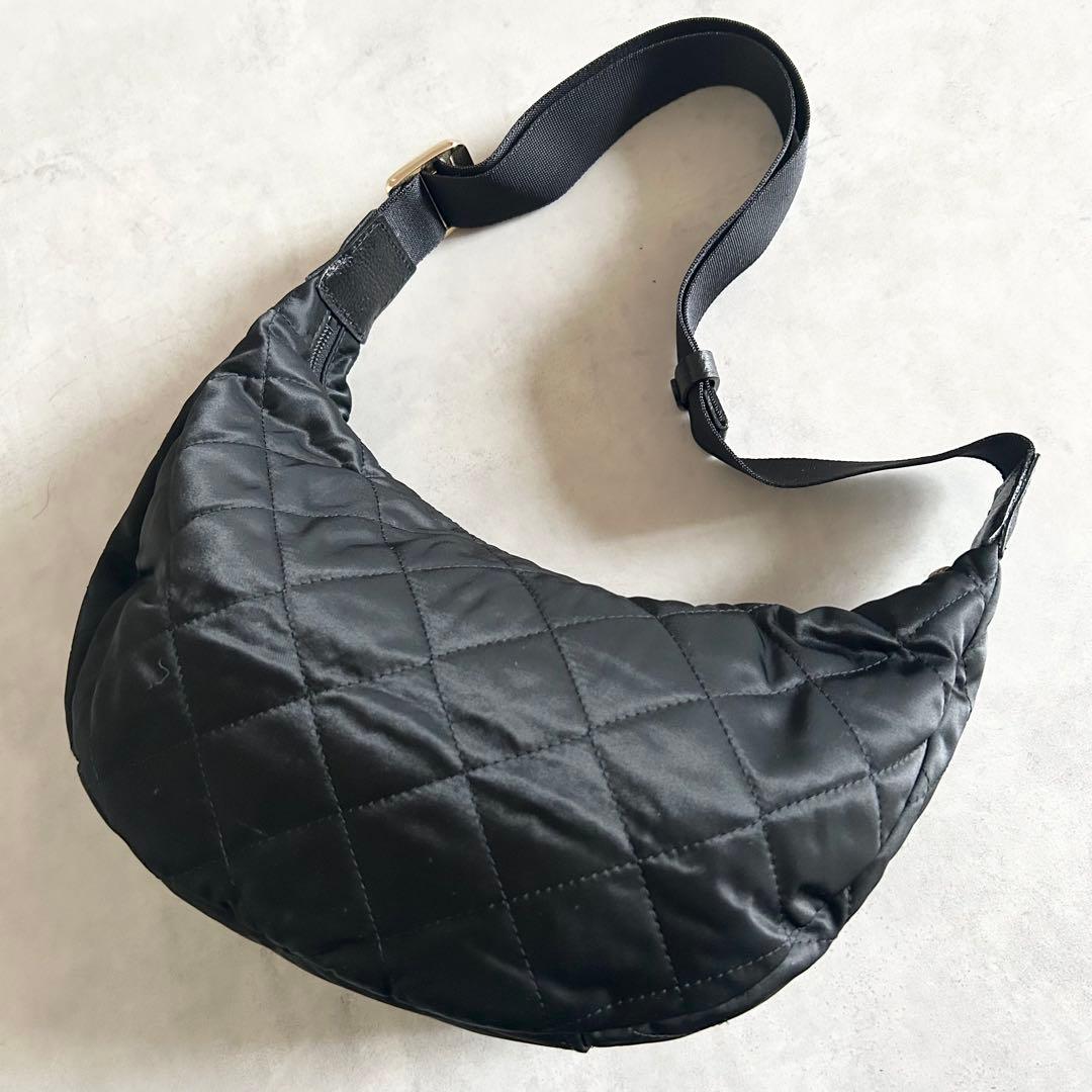 完売品ラシットキルティングショルダーバッグブラック