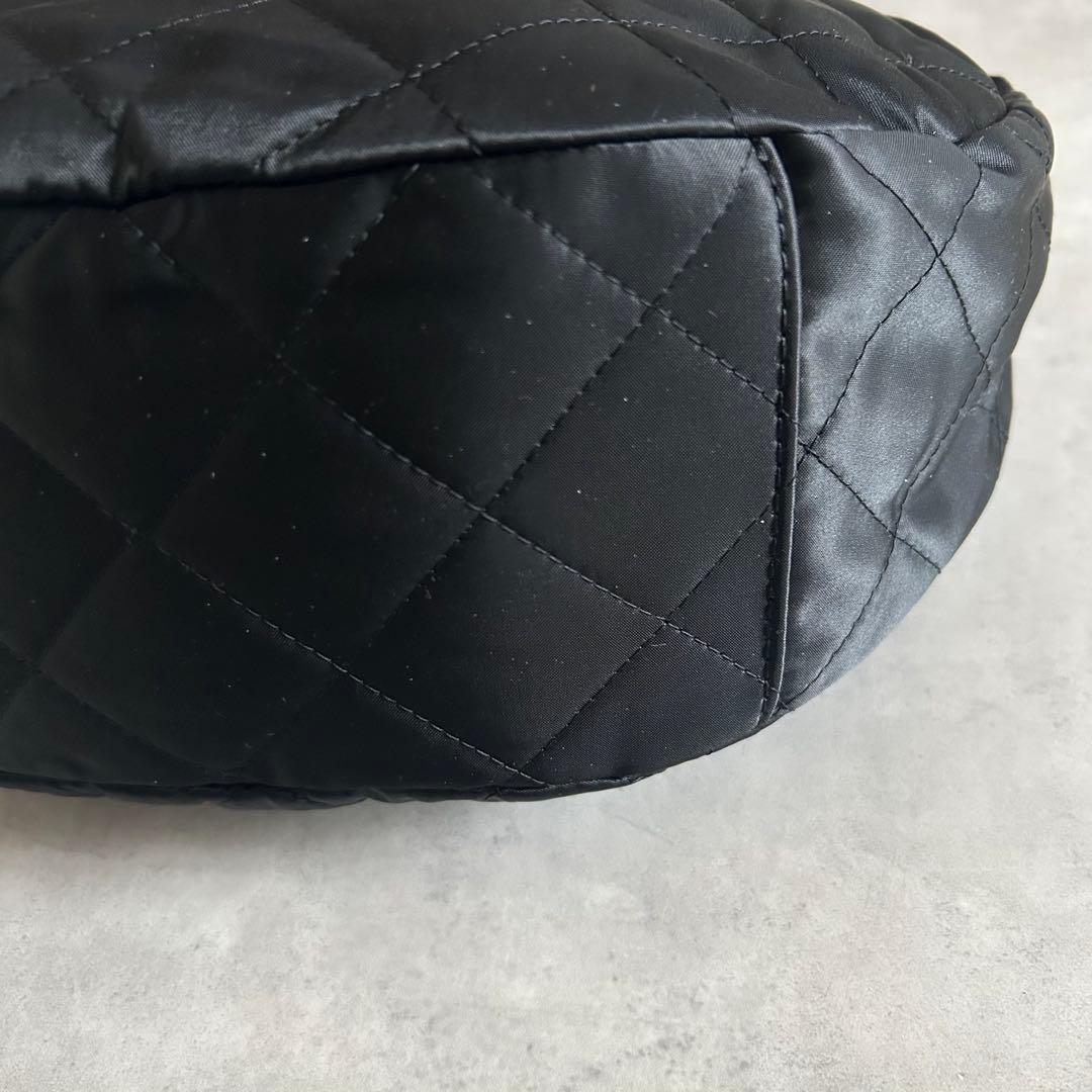 完売品ラシットキルティングショルダーバッグブラック