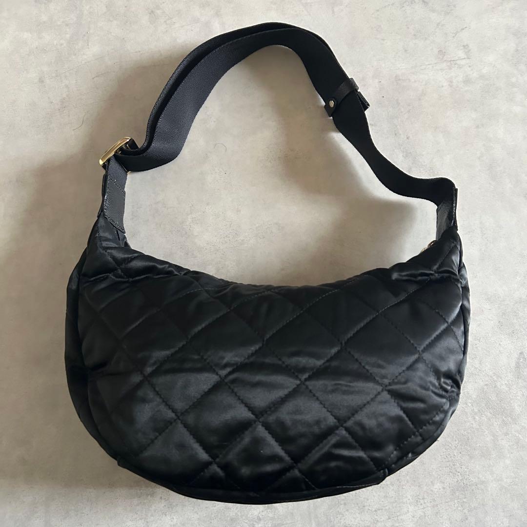 完売品ラシットキルティングショルダーバッグブラック