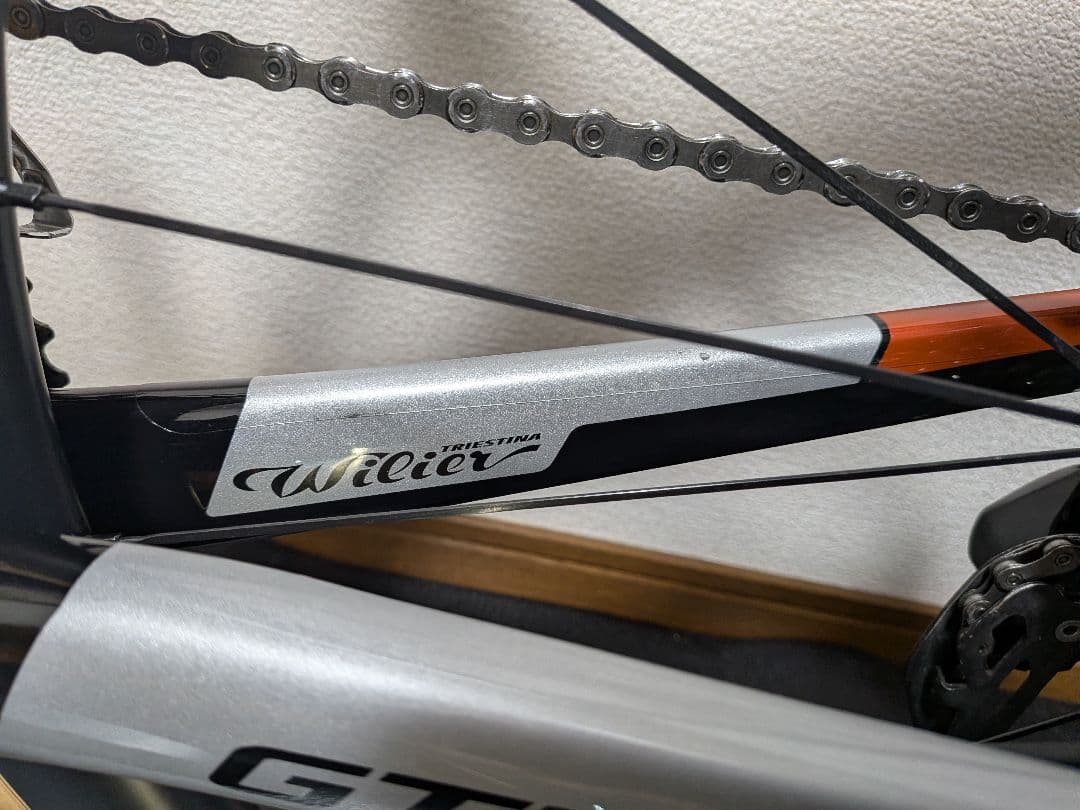 Wilier GTR team disc 105Di2 カーボンホイール完成車