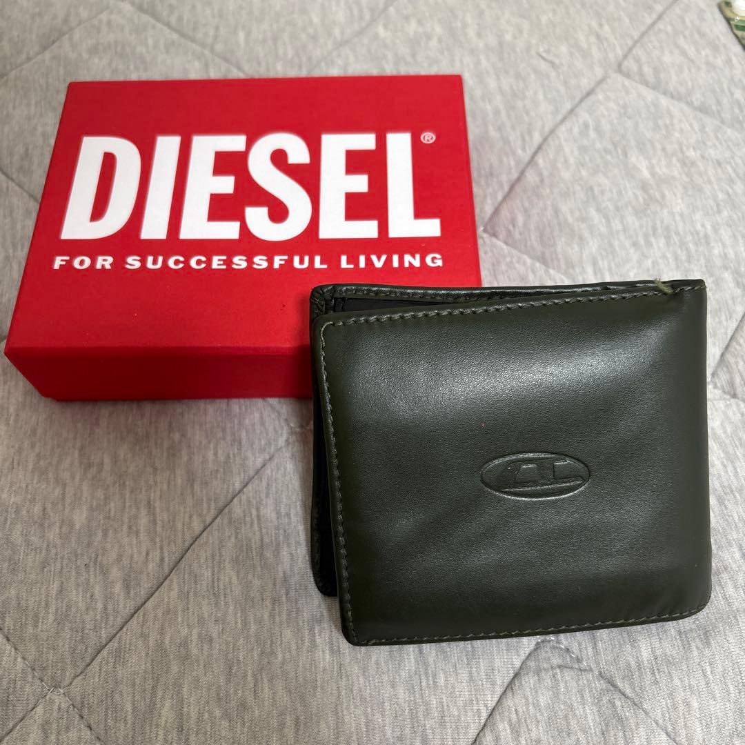 Diesel 二つ折り財布　箱付き　〔美品〕