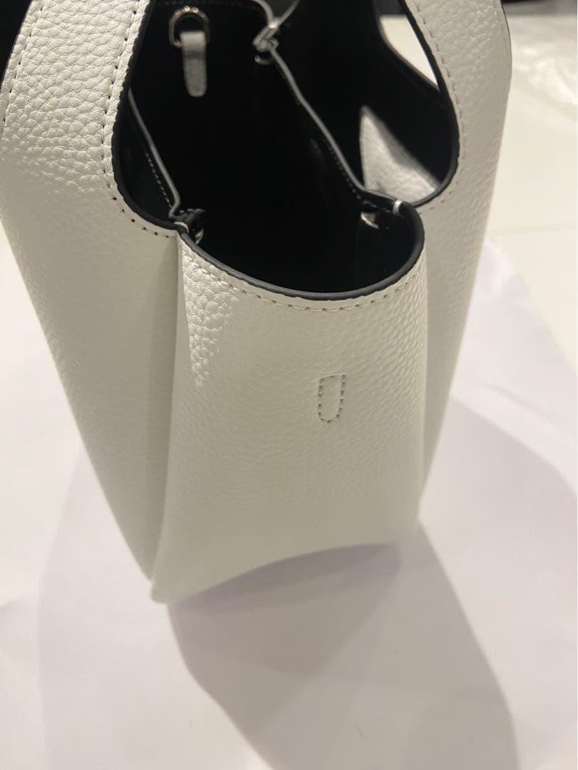 PRADA ホワイトハンドバッグ　ノベルティ