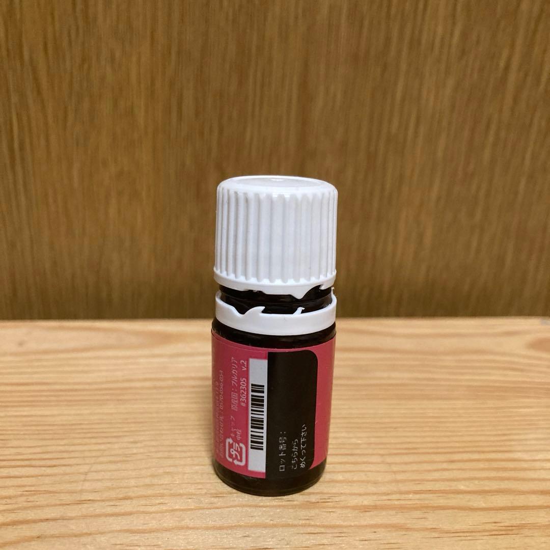 YOUNG LIVING ヤングリヴィング　ローズ精油　5ml ローズオットー
