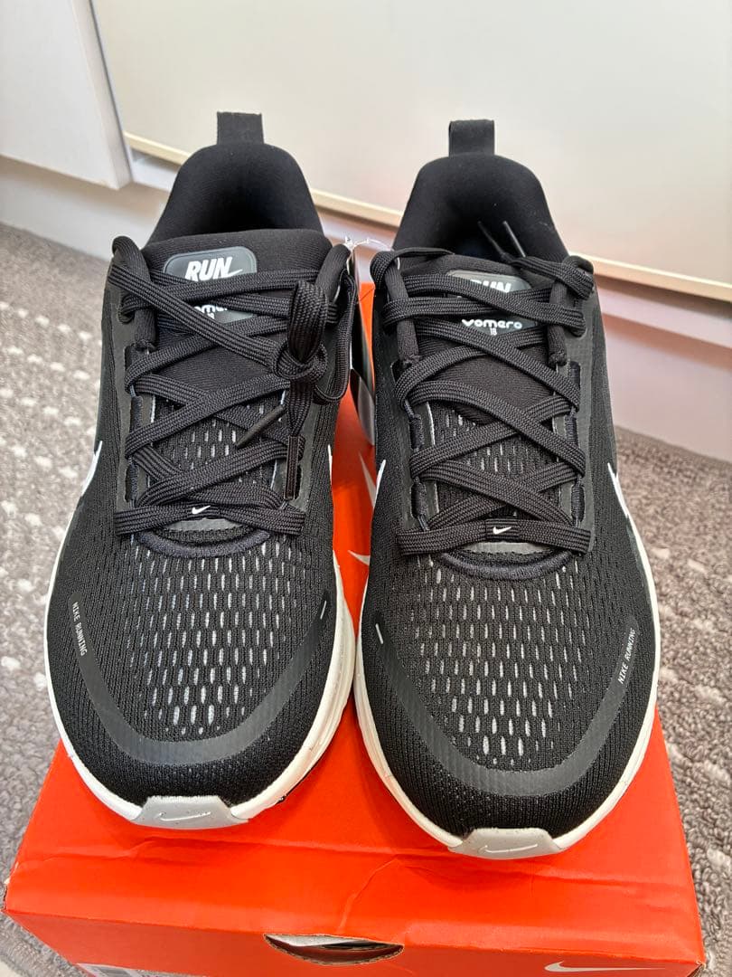 NIKE VOMERO18 W ボメロ18 ウィメンズ　新品
