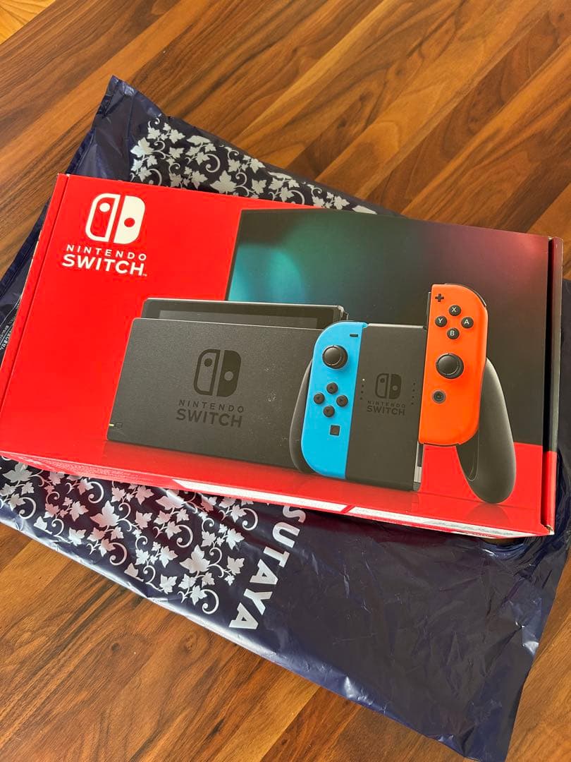 新品Nintendo Switch ネオンブルー/レッド 本体