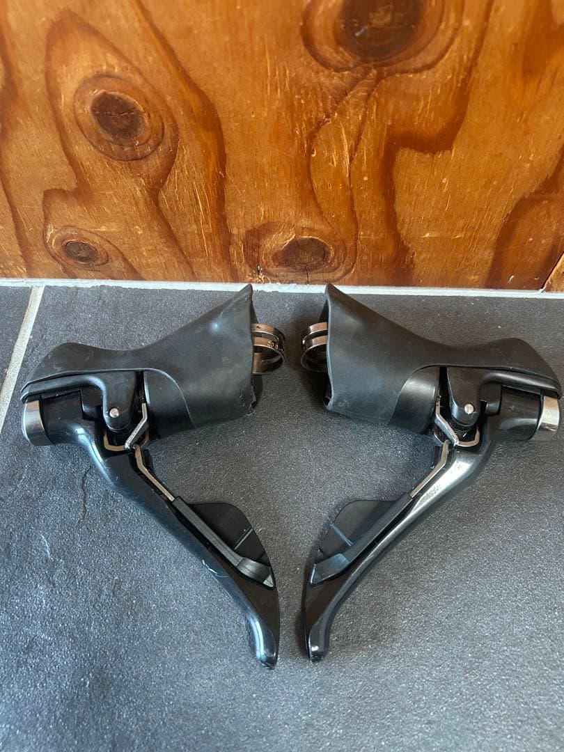 SHIMANO ULTEGRA ST6800 11速 レバー左右　リムブレーキ