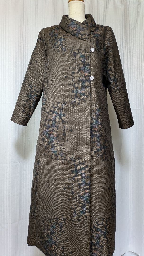 No241大島紬着物リメイク 7マルキ茶泥大島紬 重ね襟ワンピ被りタイプ