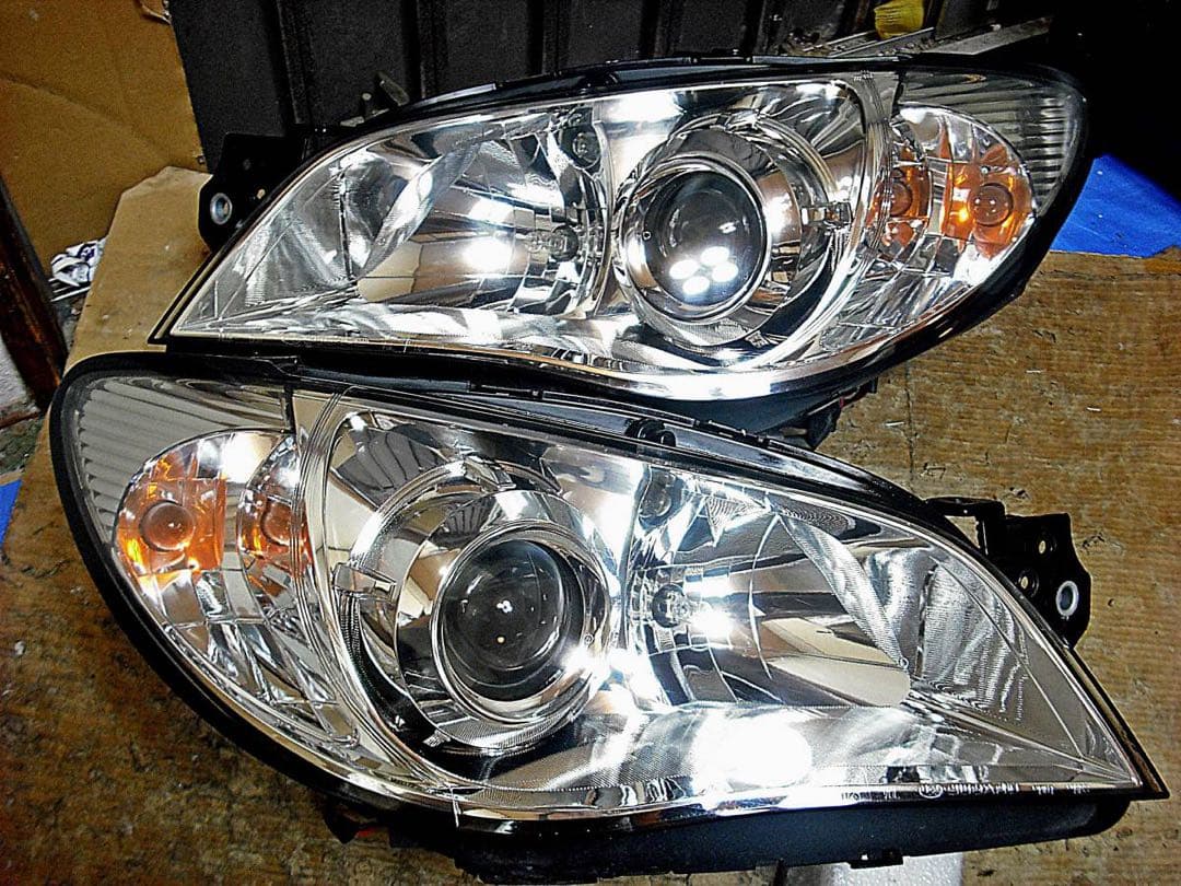 美品 GG GD インプレッサ 後期 鷹目 HID キセノン ヘッドライト左右