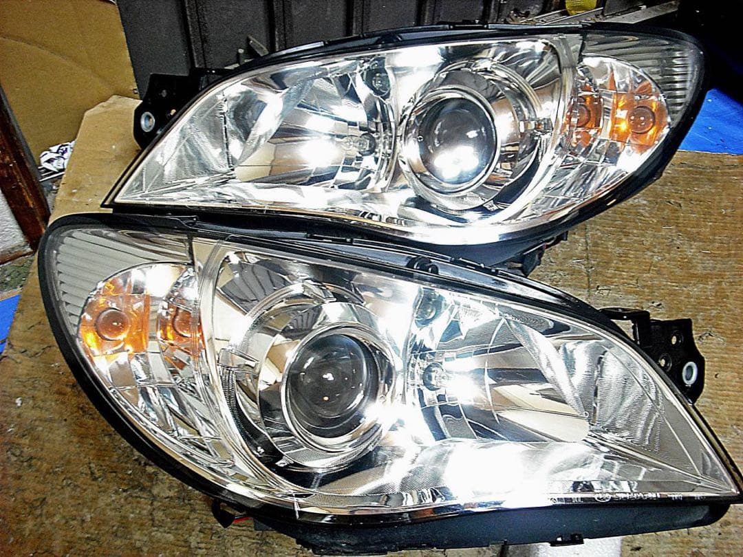 美品 GG GD インプレッサ 後期 鷹目 HID キセノン ヘッドライト左右