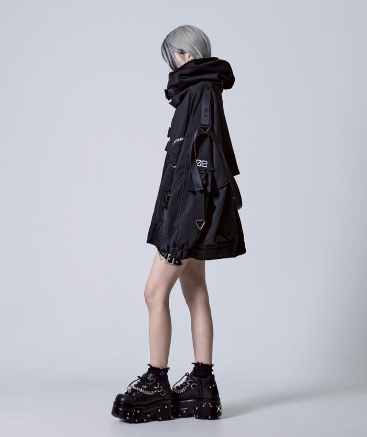 『REFLEM/レフレム』サイバー切替ハイネックジャージパーカー　Black