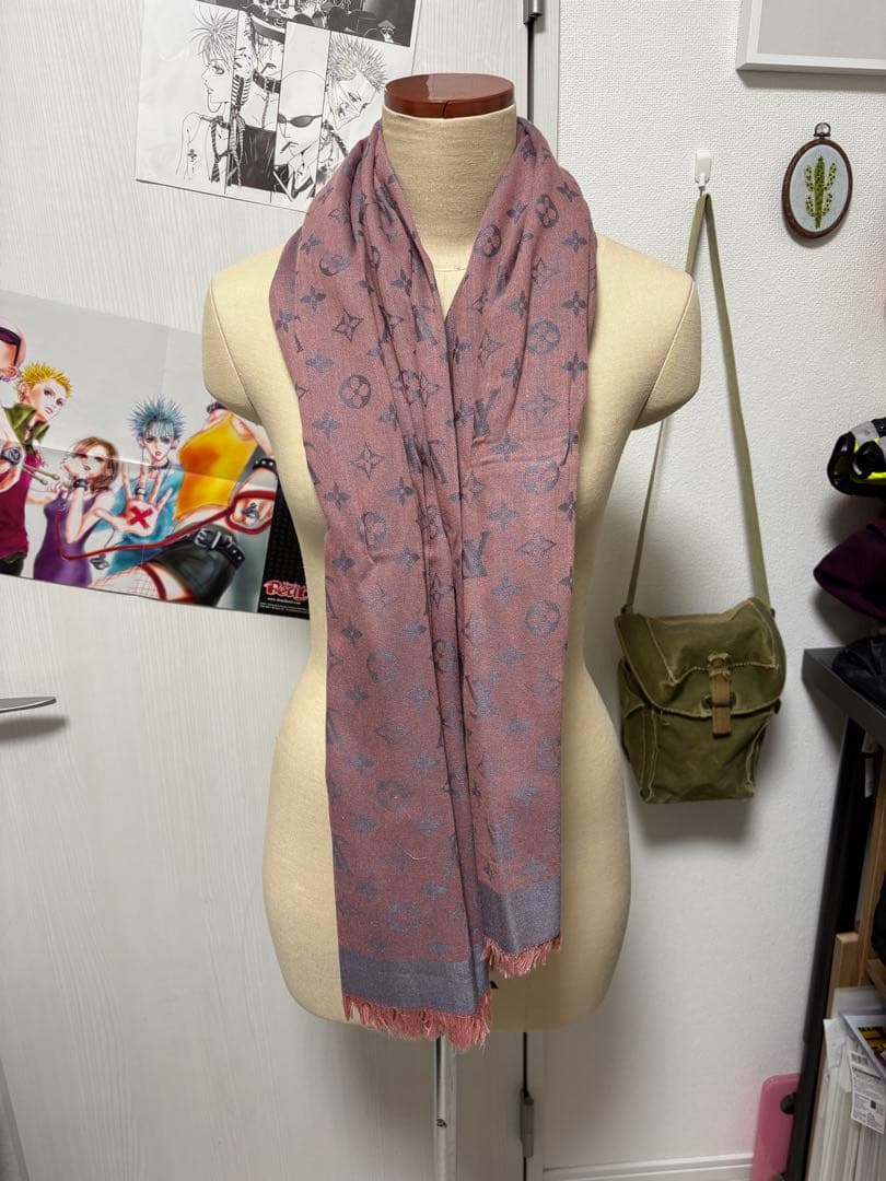 H**様専門Louis Vuitton ロゴプリント ストール