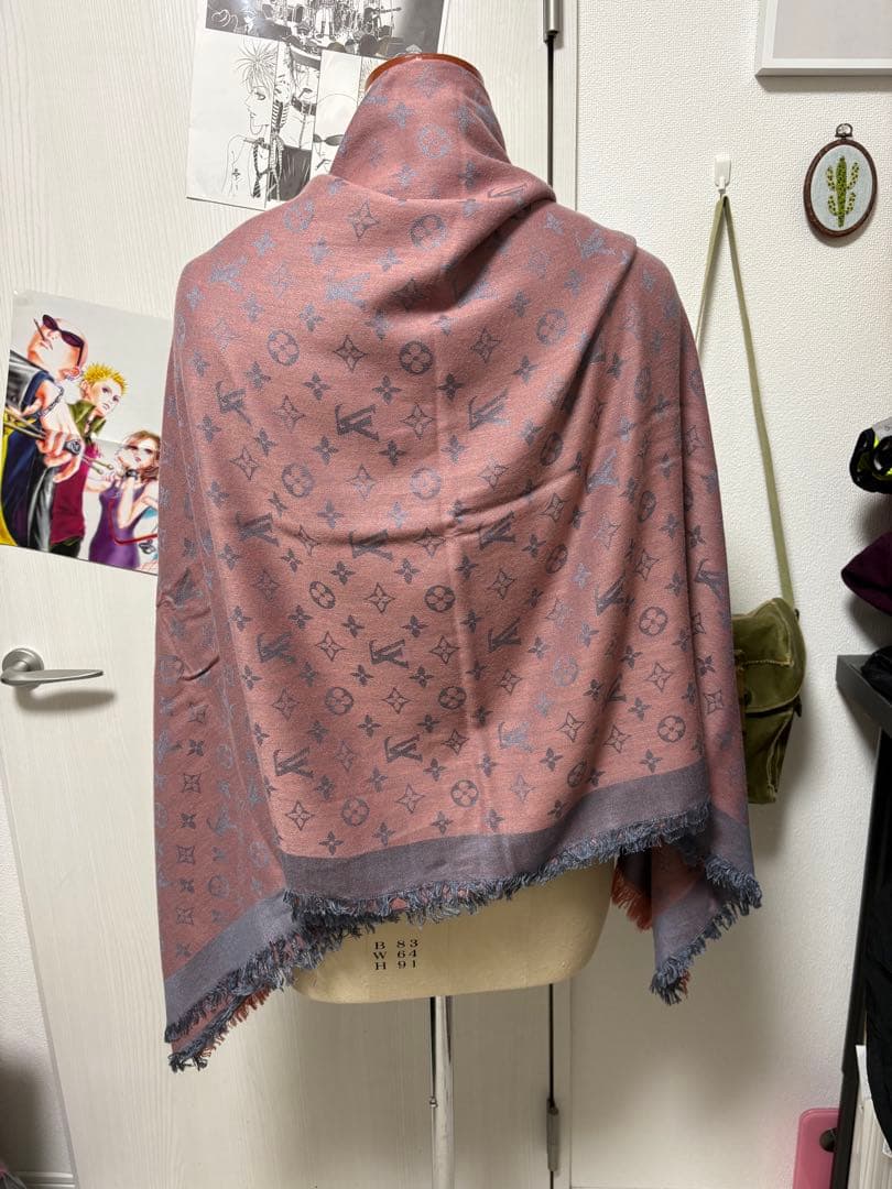 H**様専門Louis Vuitton ロゴプリント ストール