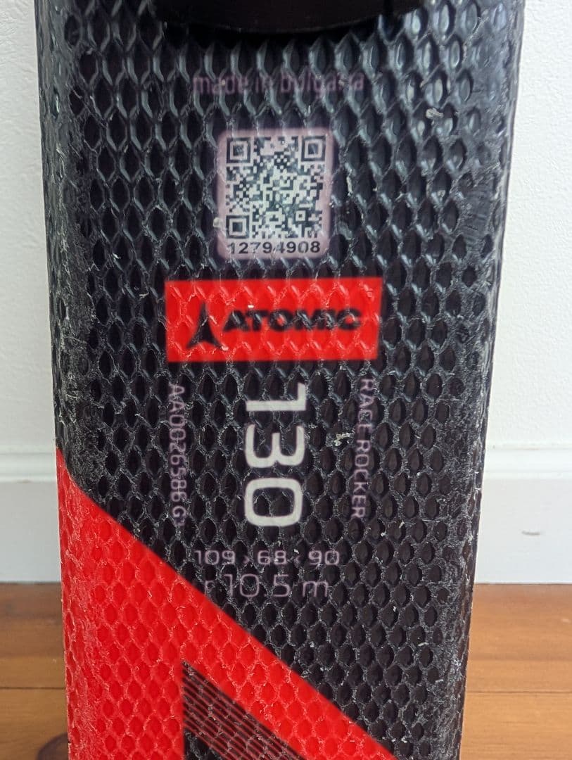 ATOMIC レッドスター　Ｊ２ 　１３０ｃｍ