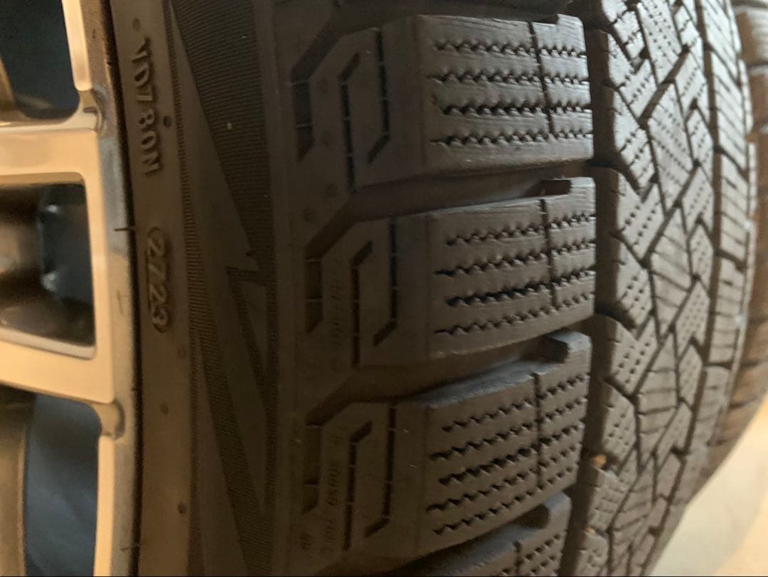 ベンツ Eクラス 純正ホイール 2023年製スタッドレスタイヤ　【KS】