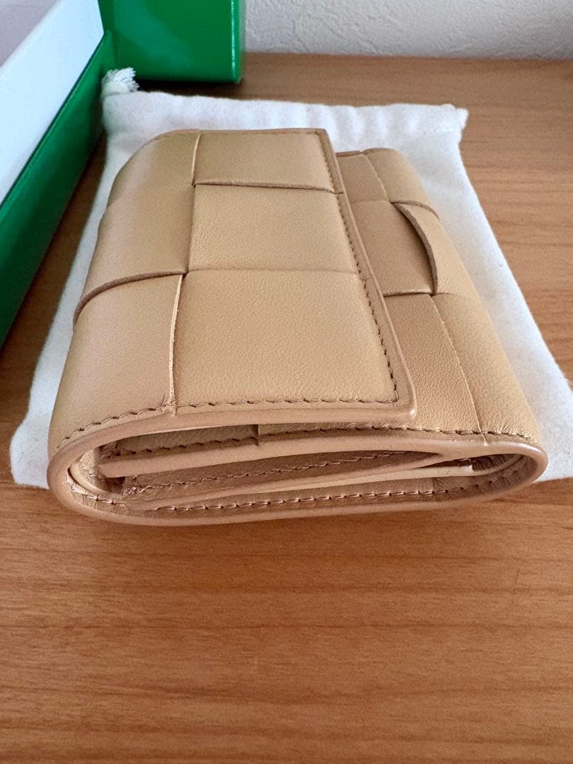 美品⭐️ BOTTEGA VENETA カセット三つ折り財布