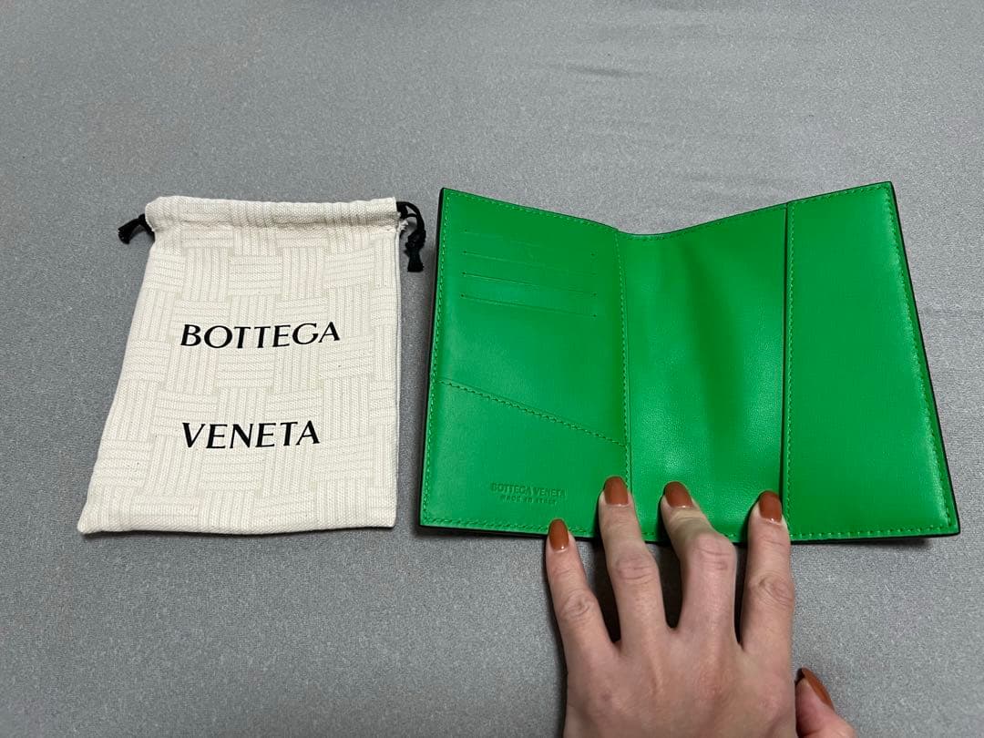 Bottega Veneta パスポートケース