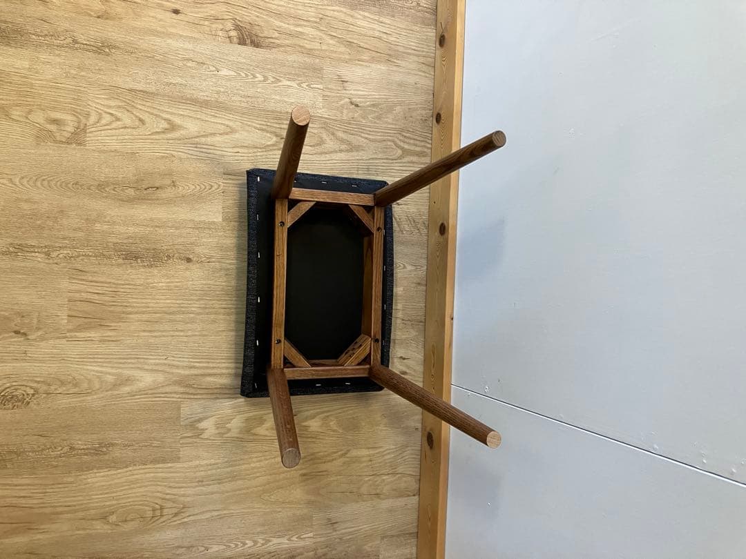 レッドオーク無垢材　スツール　新品　ブラウン色