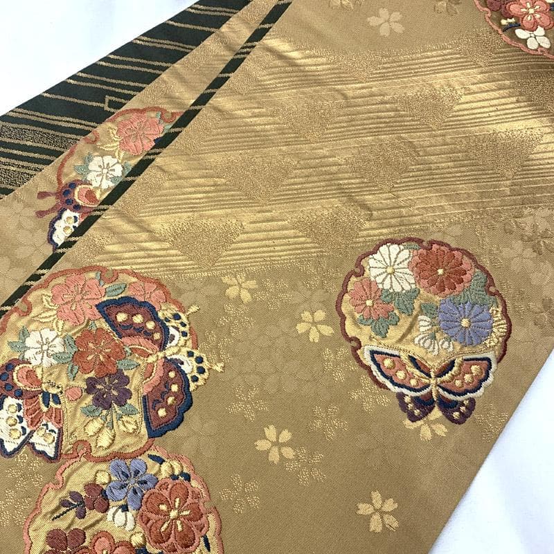 503ag52■七五三 七歳 女児 着物&袋帯&長襦袢 鼓 金彩 菊■状態良好