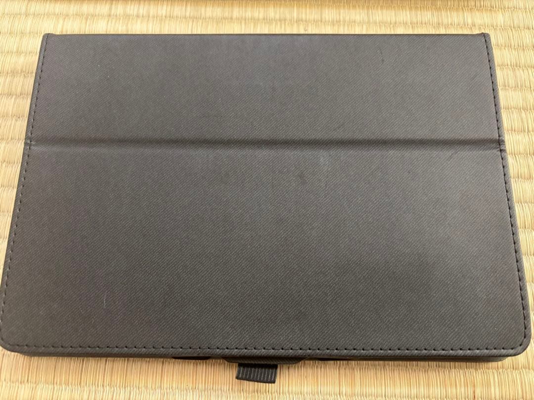 【美品】アイリスオーヤマ10.1インチタブレットLUCA TE104M4V1-B