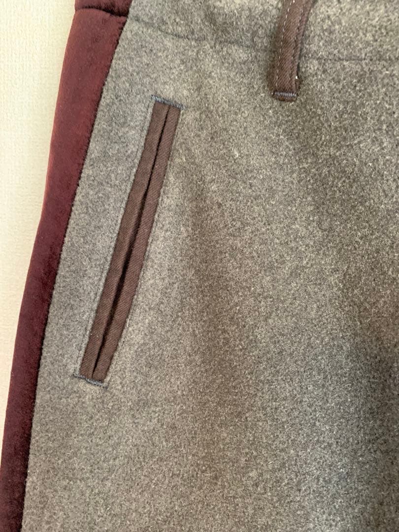 kkほぼ未着用ブルーナボインスラッビンスラックス