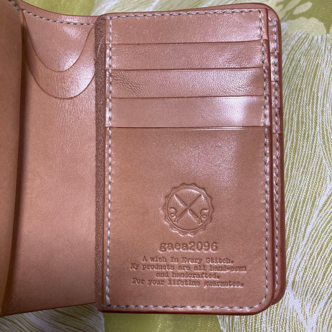 ヌメ革財布メンズ二つ折り手縫いミドルウォレット栃木レザーボックス小銭入れタイプ