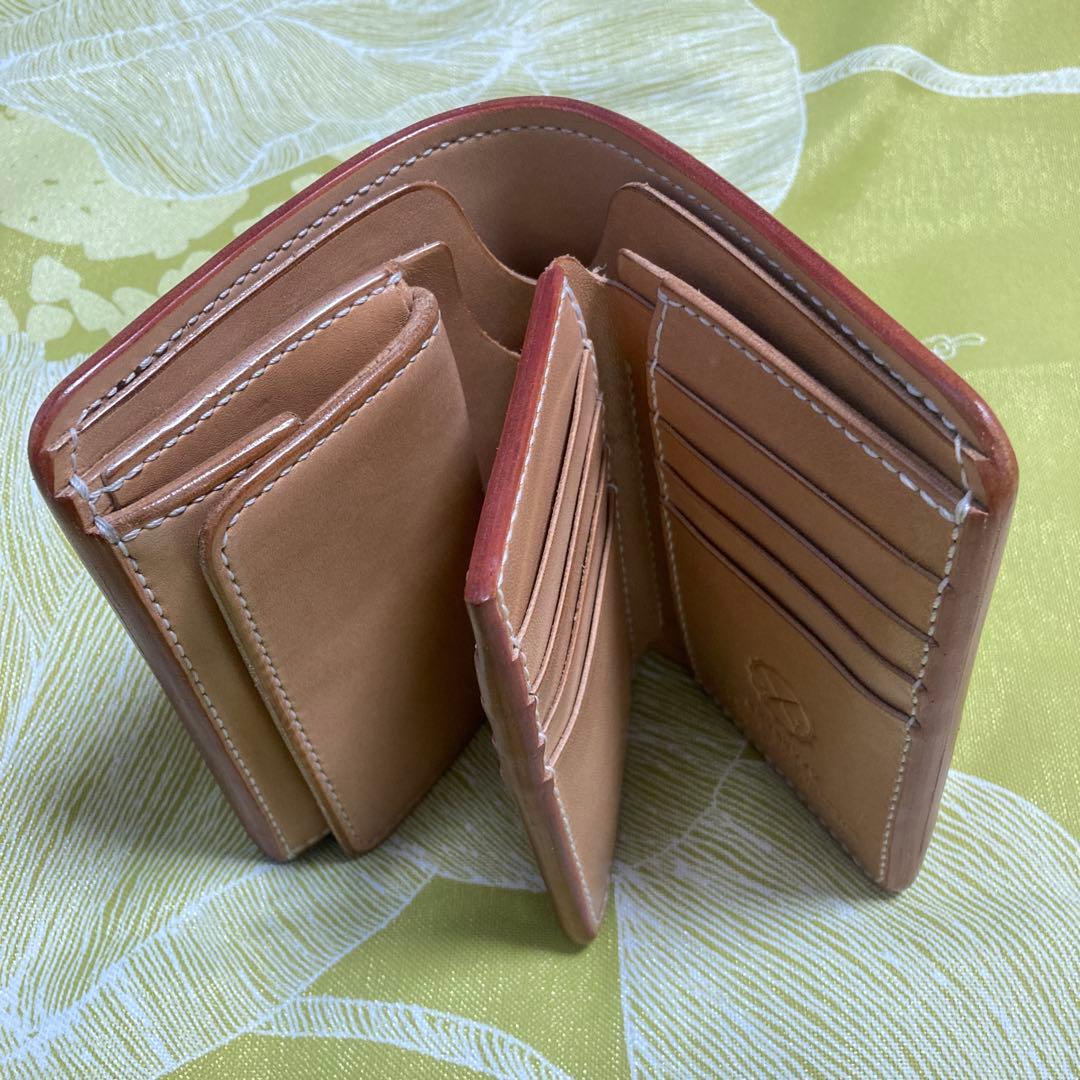 ヌメ革財布メンズ二つ折り手縫いミドルウォレット栃木レザーボックス小銭入れタイプ